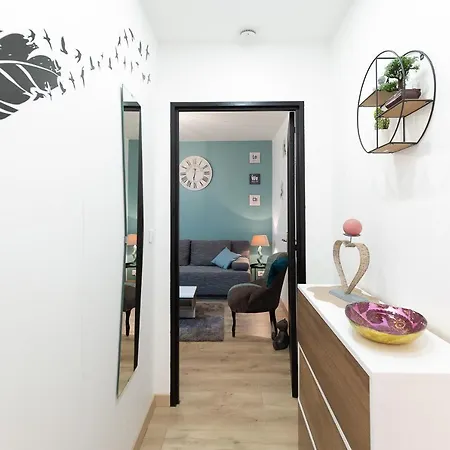 Apartment Le Petit Clement - F2- 39m2 - - Proche Gare Et Centre Pompidou Avec Parking Public